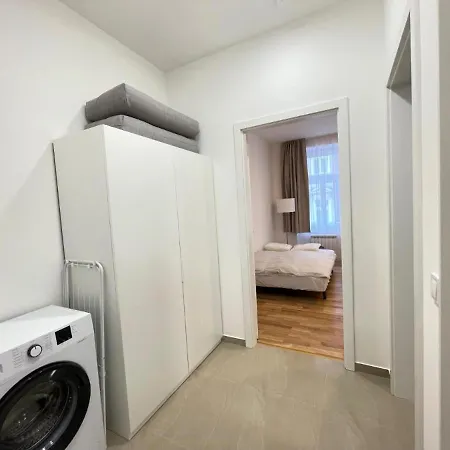 Cozy Nest - Perfect For Two Apartment