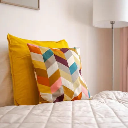 Cozy Nest - Perfect For Two Apartment